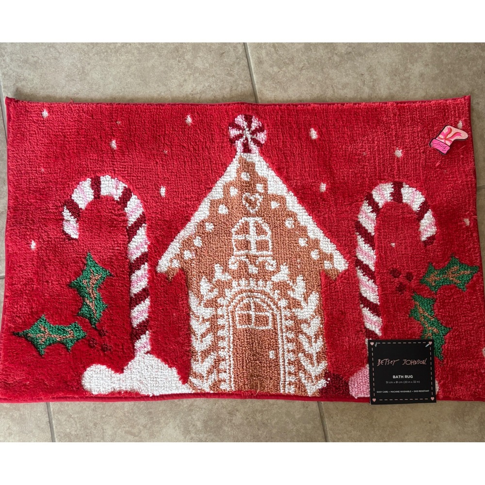Betsey Johnson Christmas‎ Gingerbread House Candy Cane Bath Rug 20 x 32